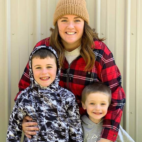 Meet your Posher, Kristin - Picture 1 of 2